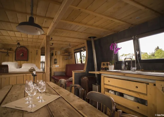 Bateau Le Vent De Travers Botel Saumur